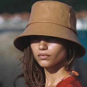 Lack of Color Wave Bucket Hat In Camel